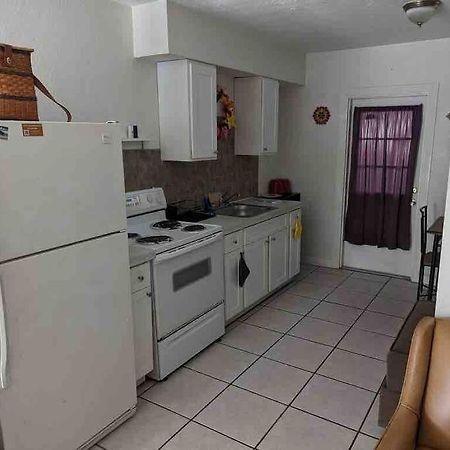 Private One-Bedroom 13-Directly Across From Beach St. Pete Beach Eksteriør billede